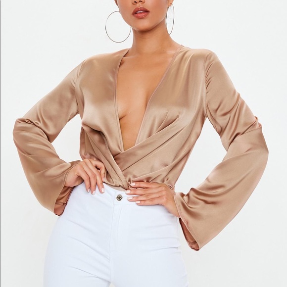 Missguided Tops - Satin Plunge Bodysuit - Nude